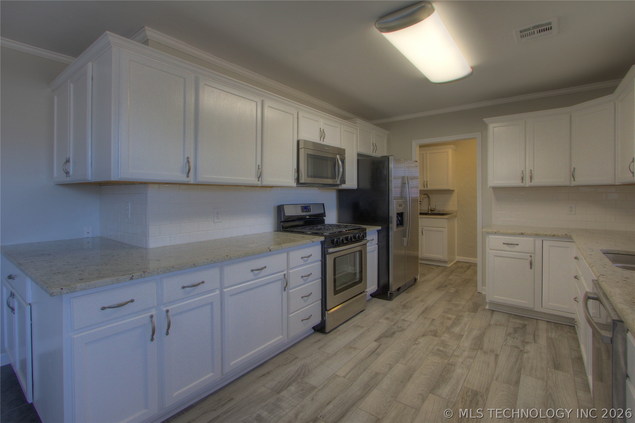 6635 E 54th Street Property Photo 7