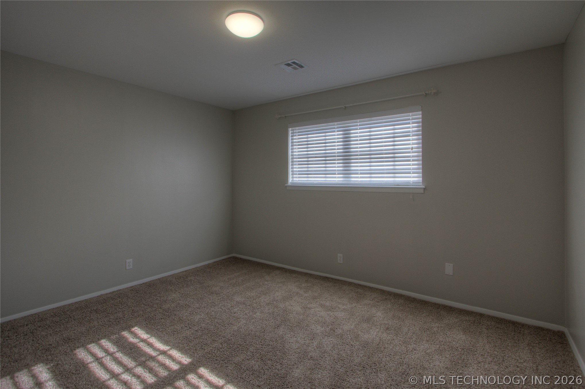 6635 E 54th Street Property Photo 15
