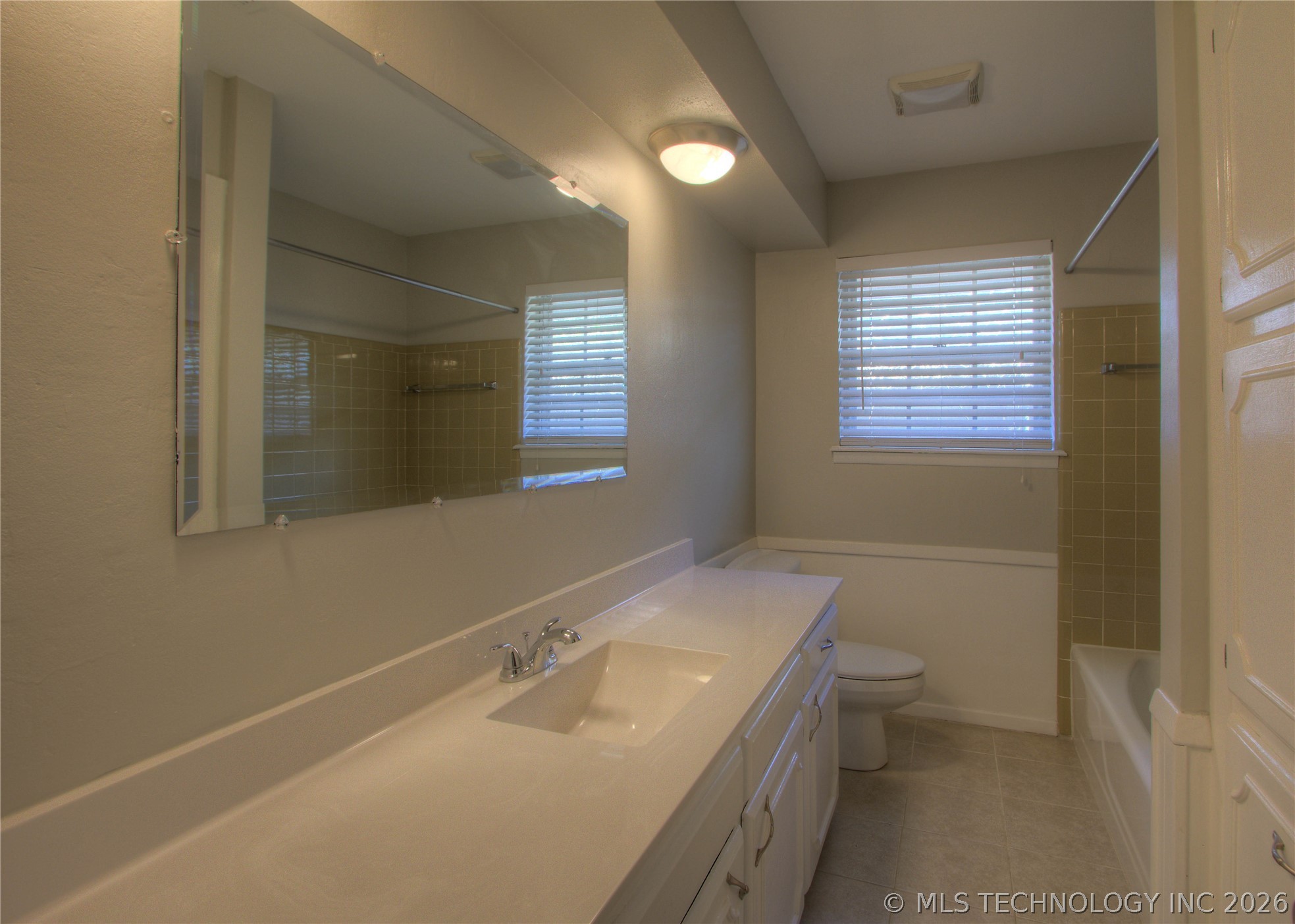 6635 E 54th Street Property Photo 17