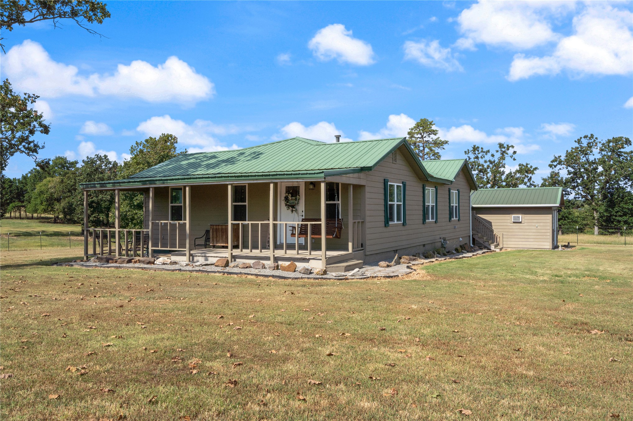 472476 Hwy 62 Property Photo 1