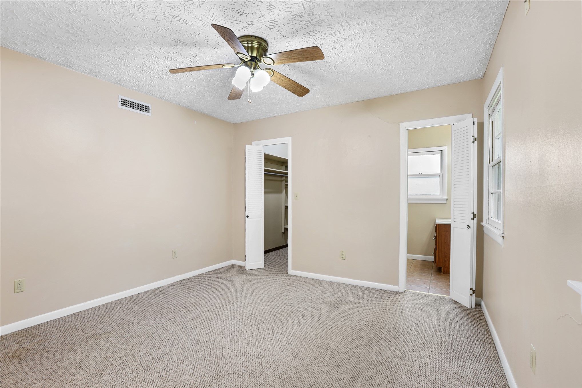 901 Se 1st Property Photo 10