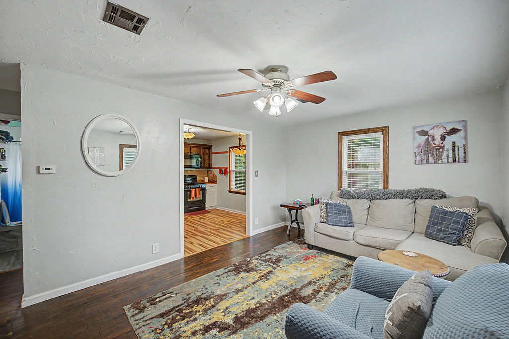 236 E 148th Street S Property Photo 4