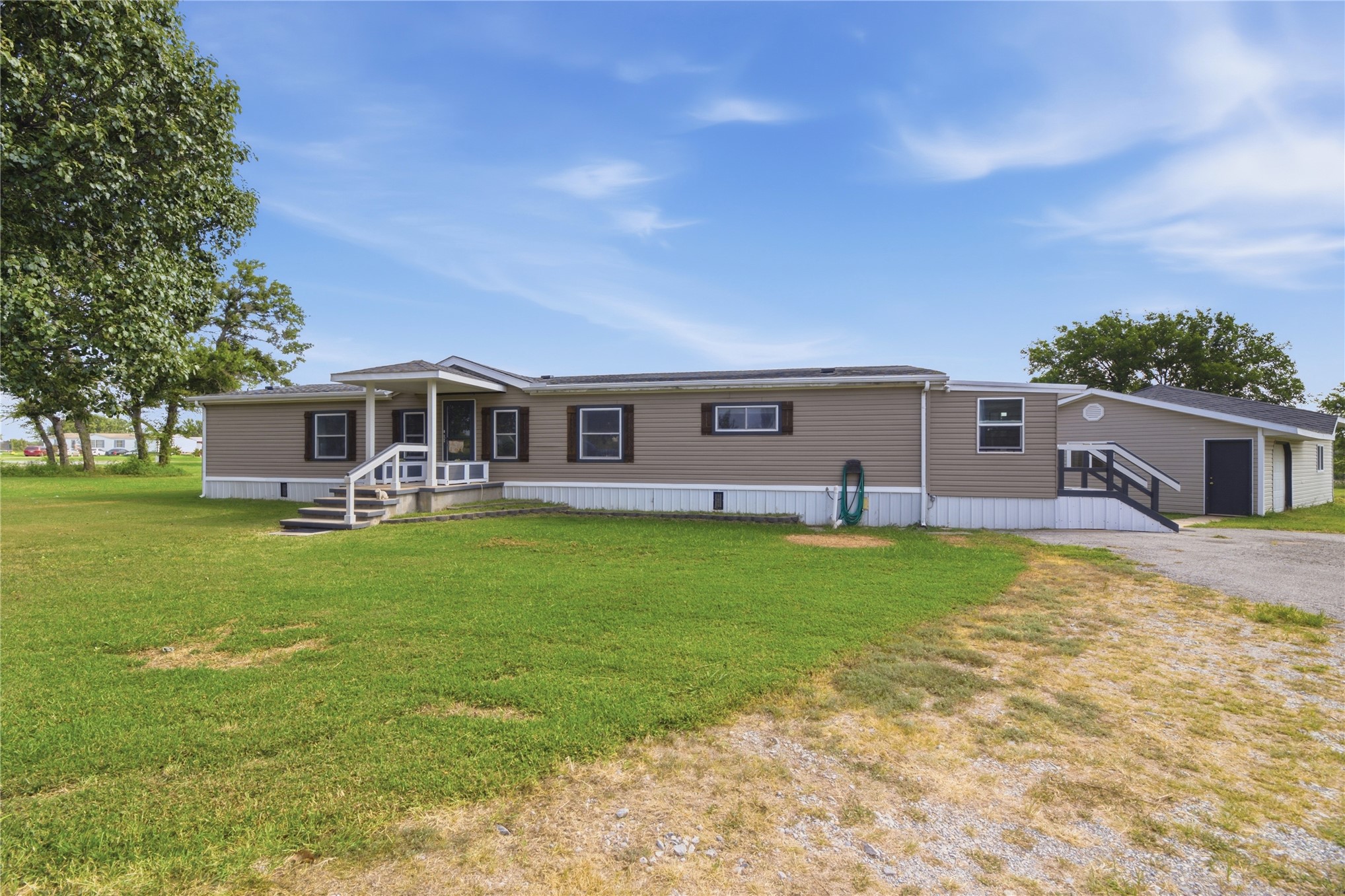 7018 E Countryside Lane Property Photo 1