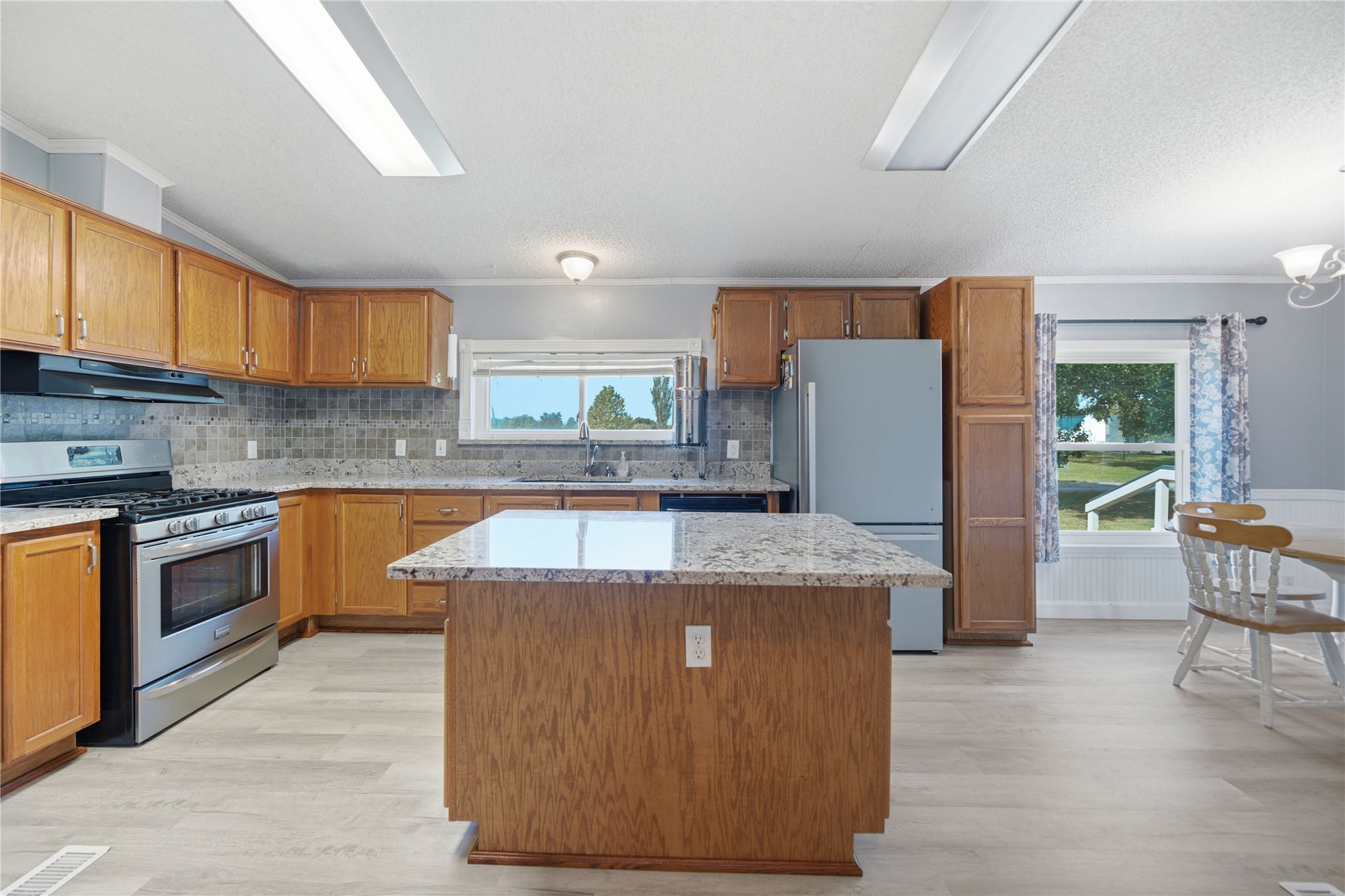 7018 E Countryside Lane Property Photo 8