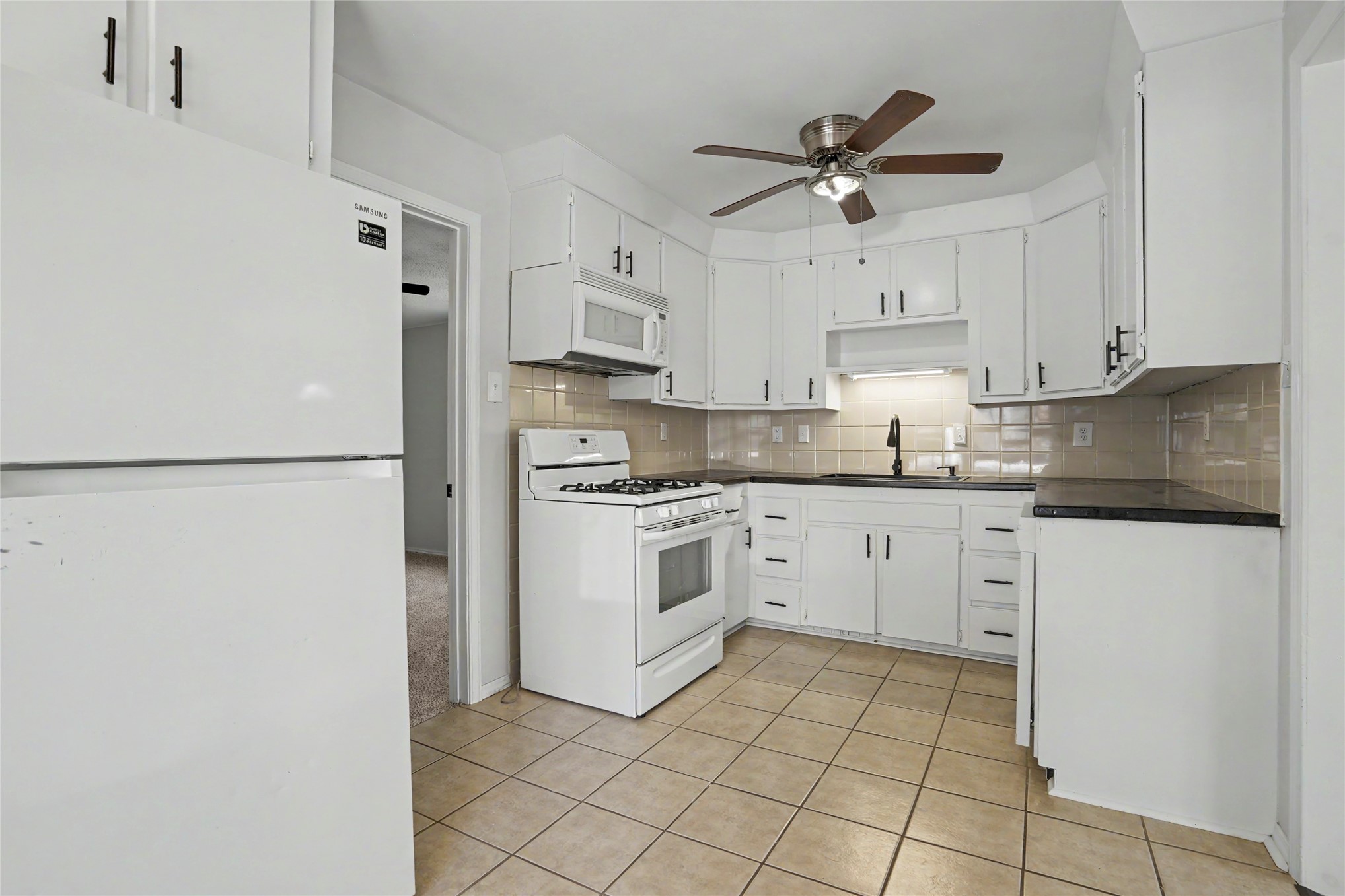 4951 W 1st Street Property Photo 10