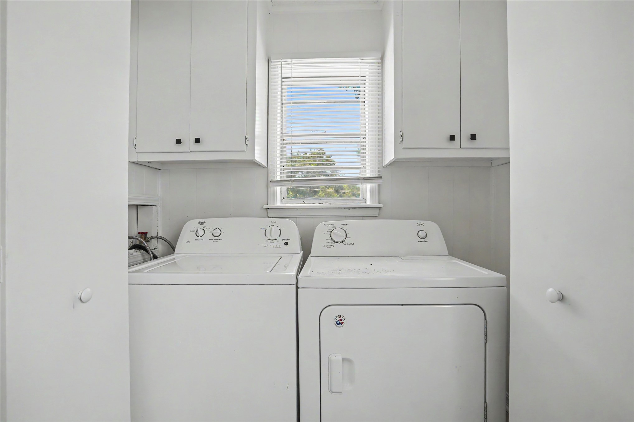 4951 W 1st Street Property Photo 15