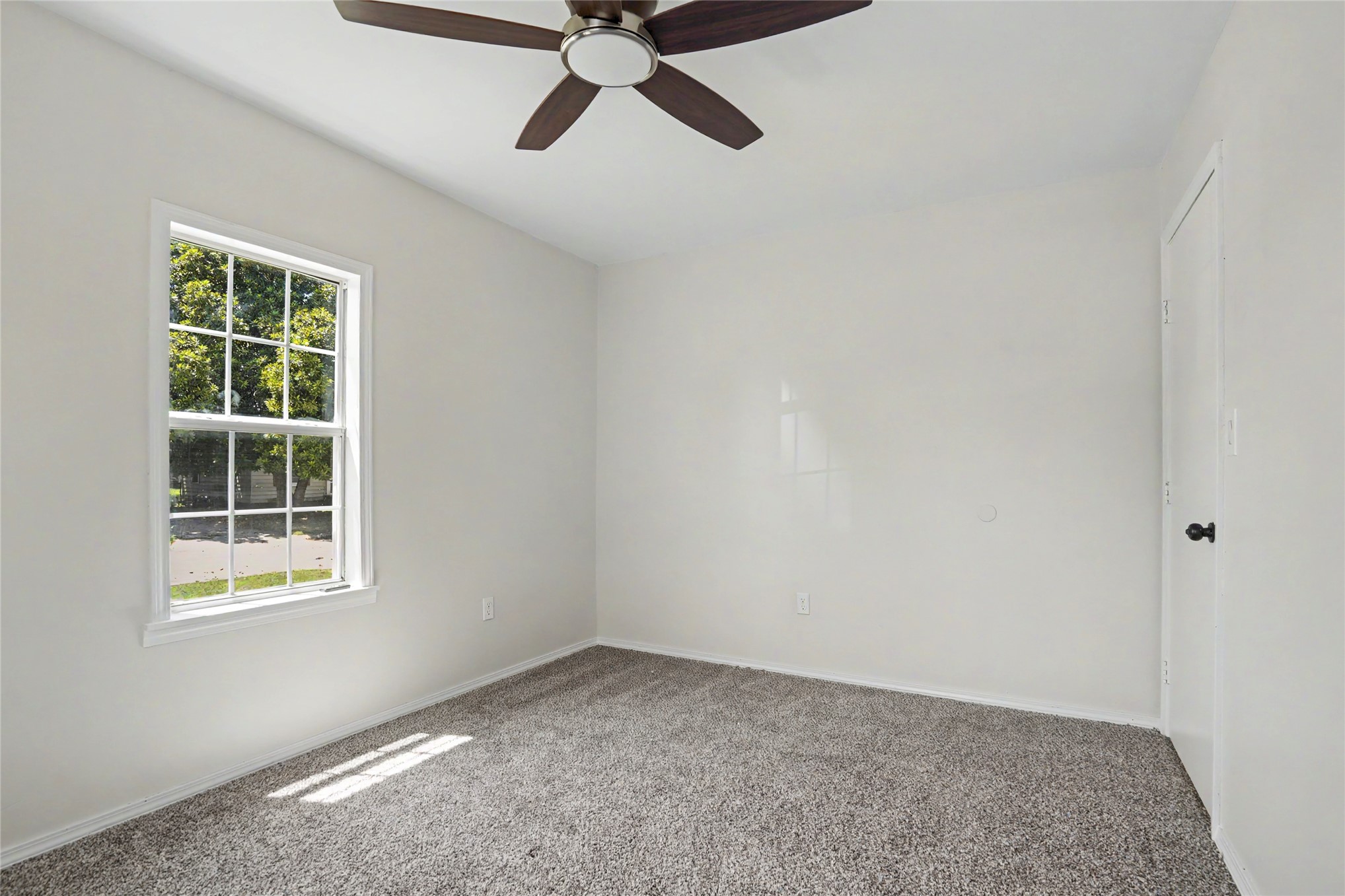 4951 W 1st Street Property Photo 18