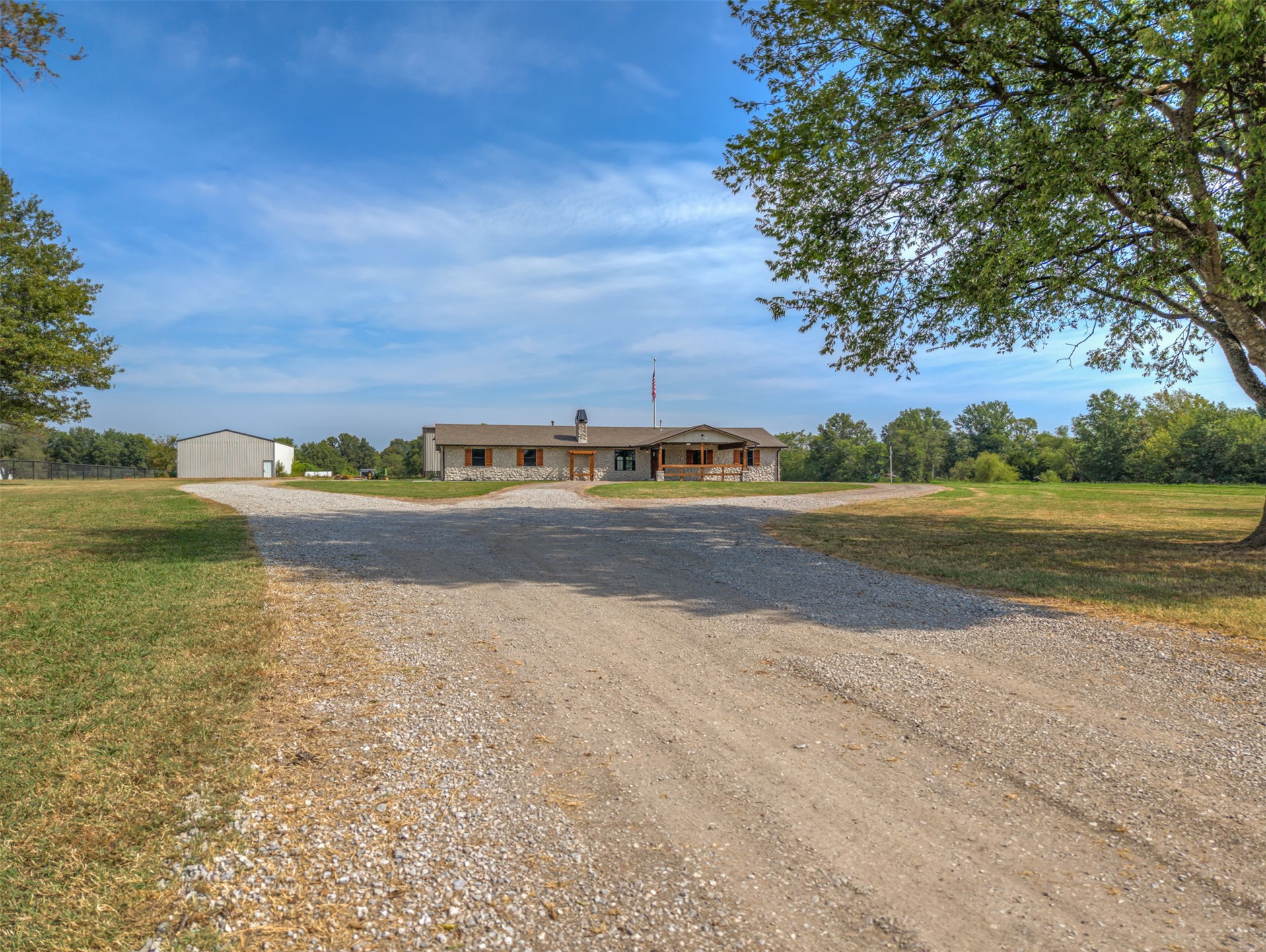 7157 E Hwy 266 Property Photo 2