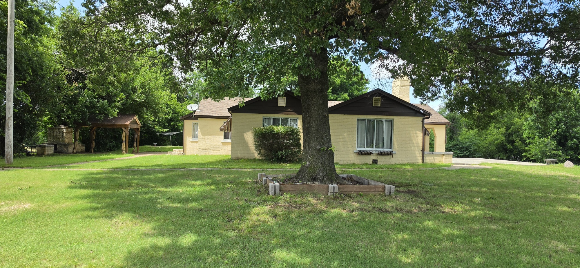 407 S Adams Street N Property Photo 2