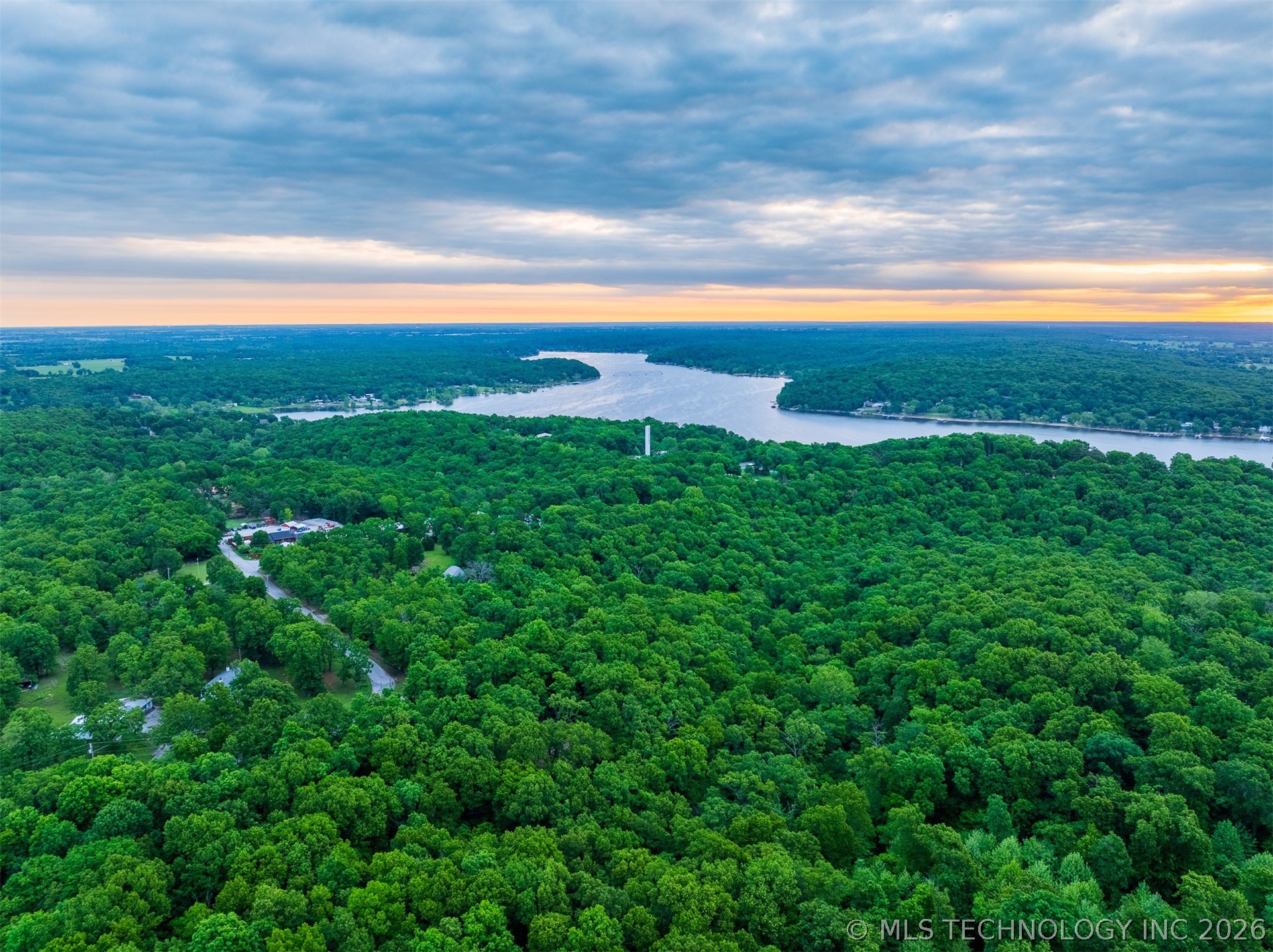 09 Skyline Drive Property Photo 2