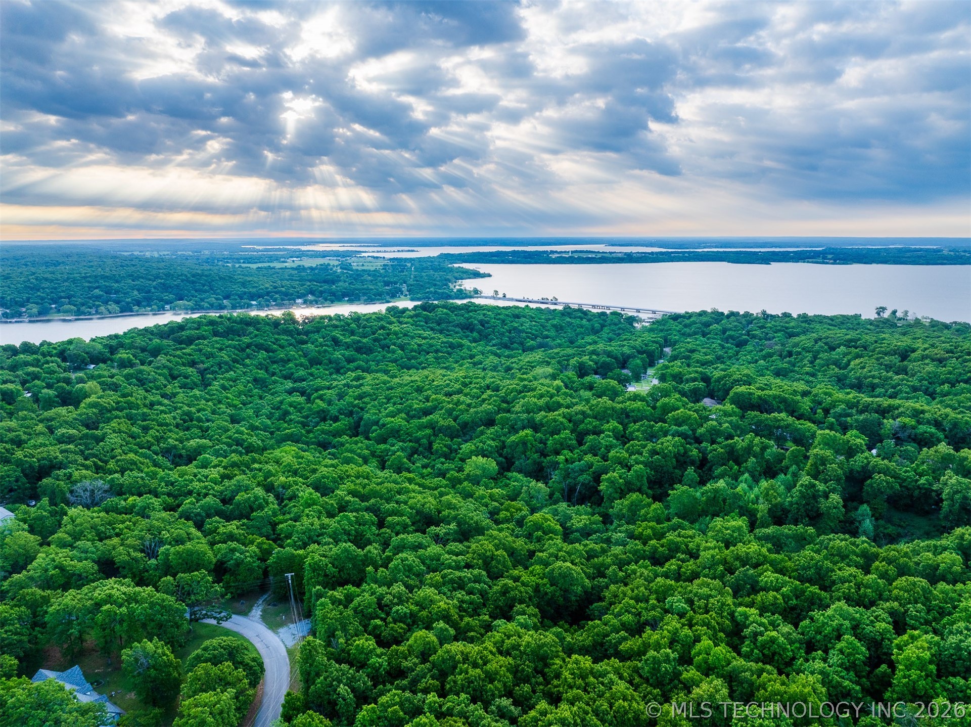 09 Skyline Drive Property Photo 8