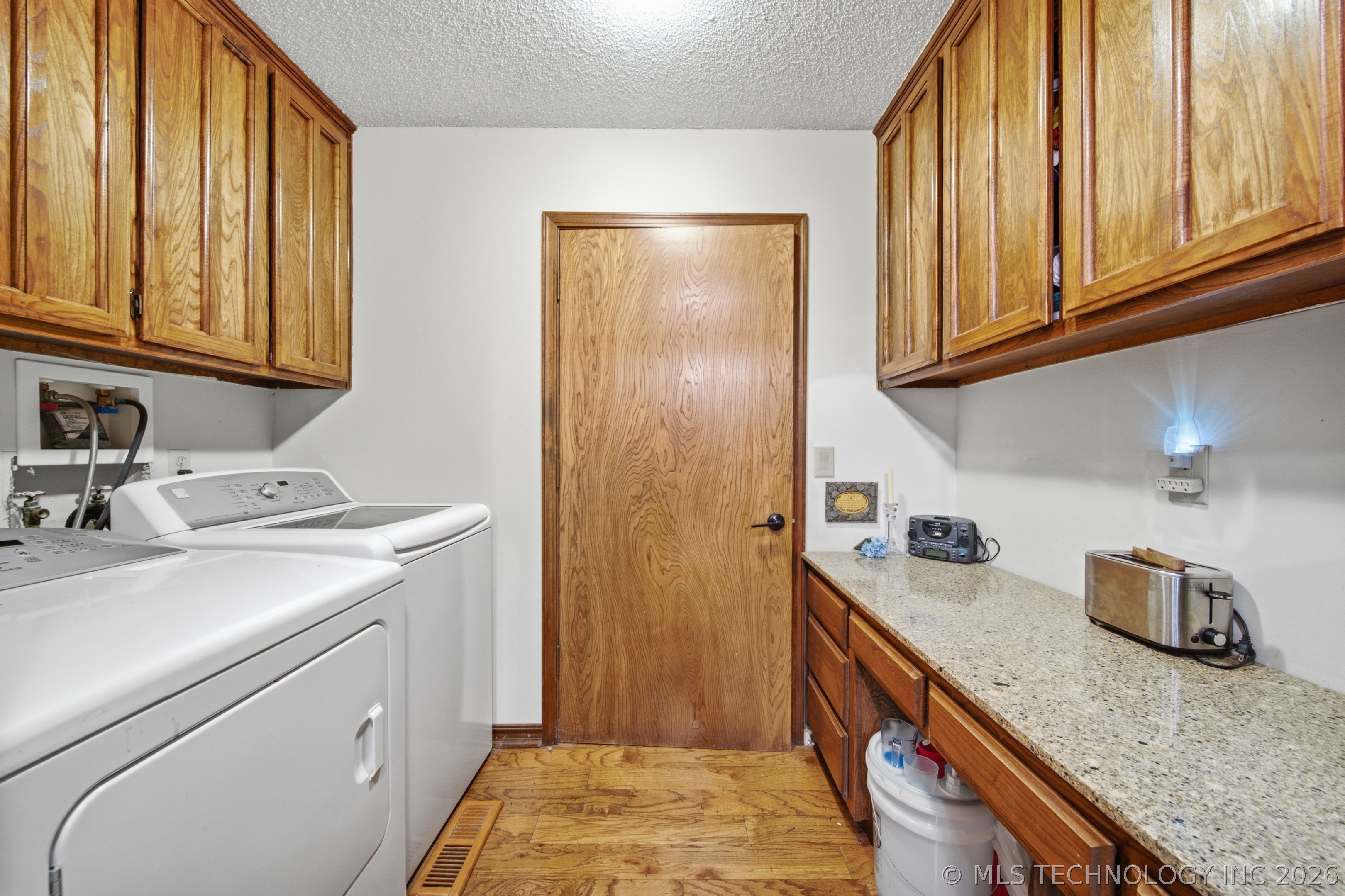 11560 S 252nd East Avenue Property Photo 14