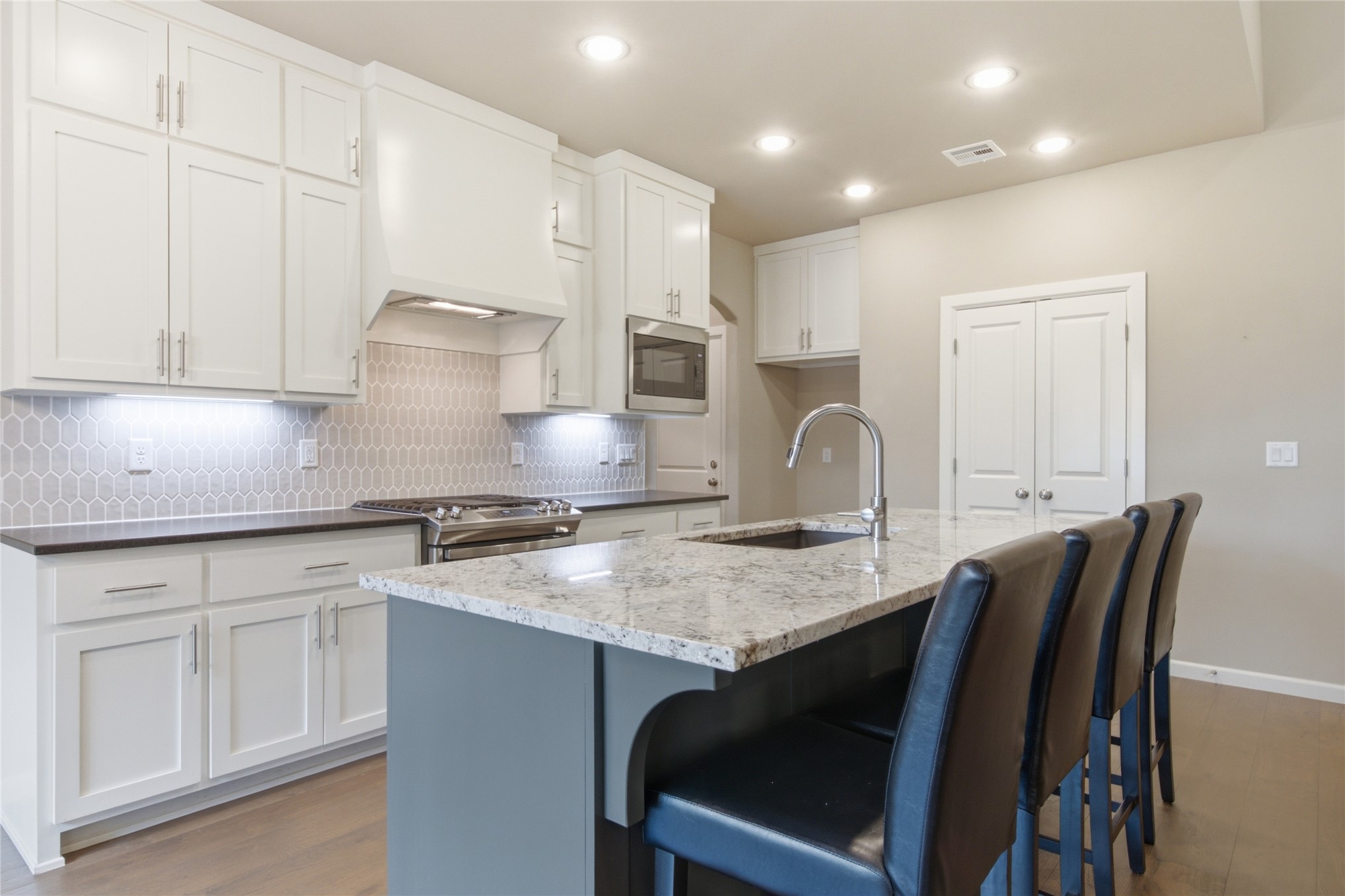 4525 S Ivy Avenue Property Photo 15