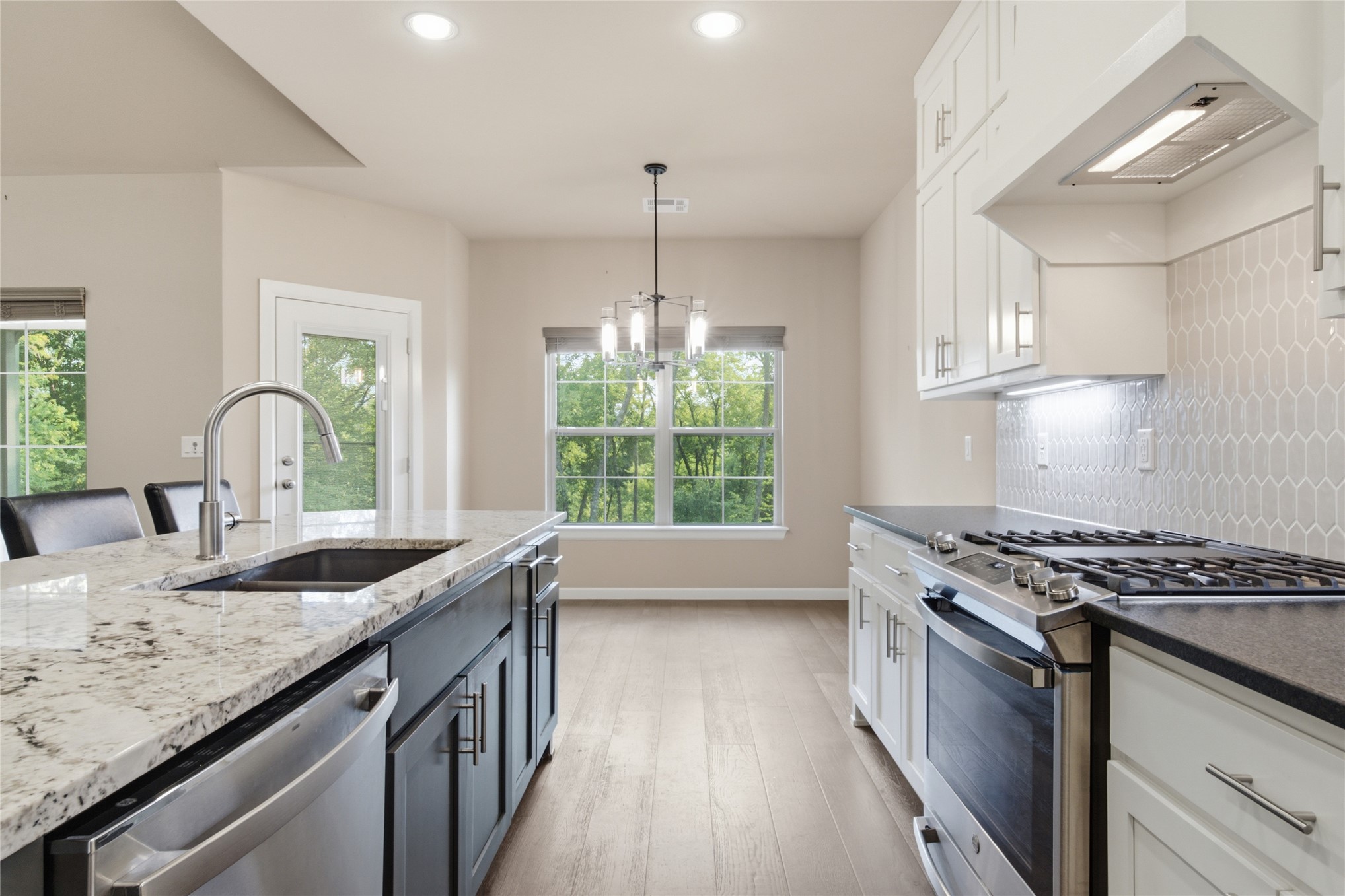 4525 S Ivy Avenue Property Photo 18