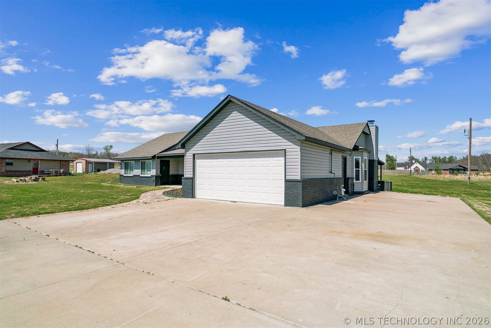 17065 Honeysuckle Lane Property Photo 2