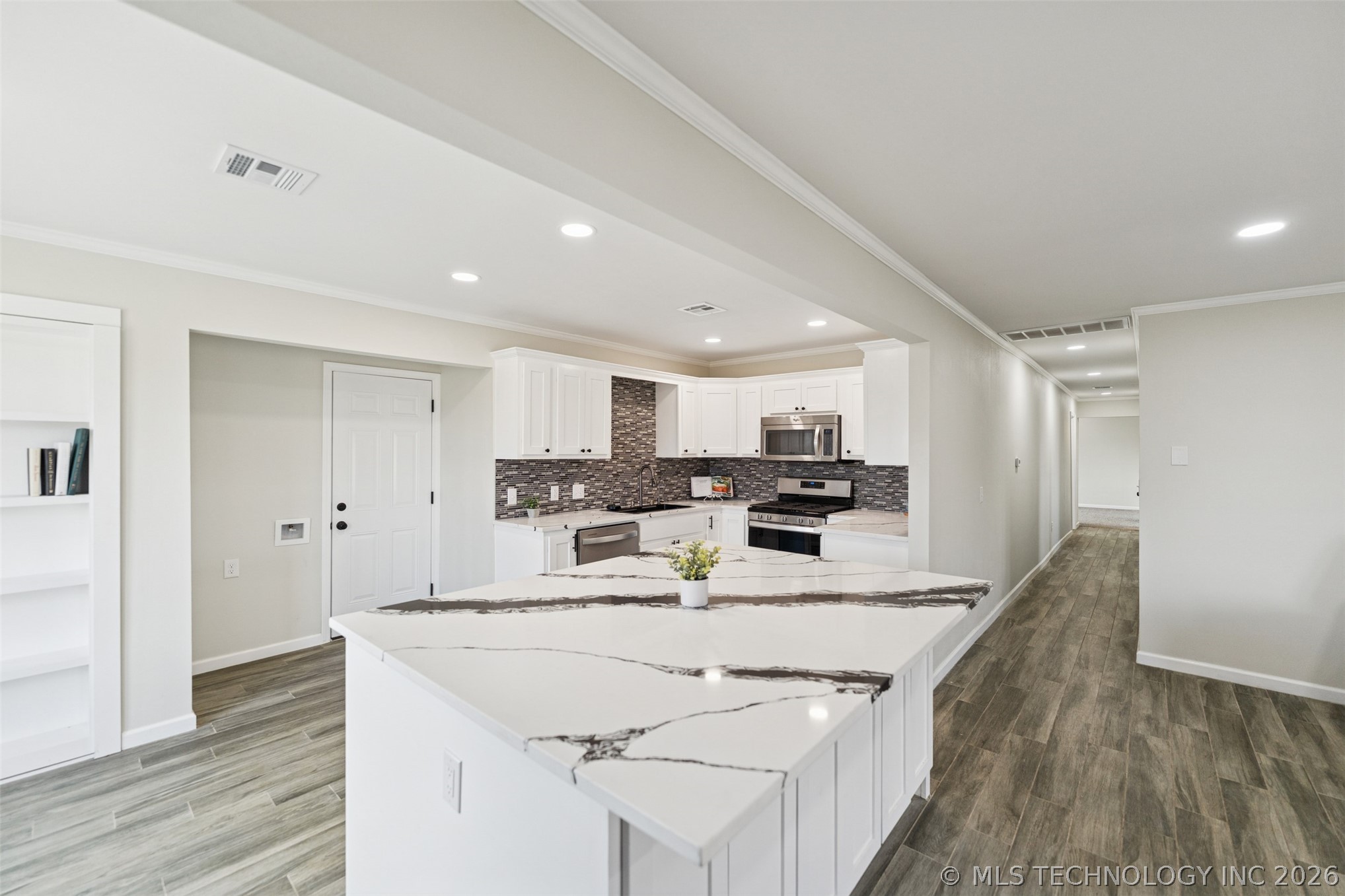 17065 Honeysuckle Lane Property Photo 8