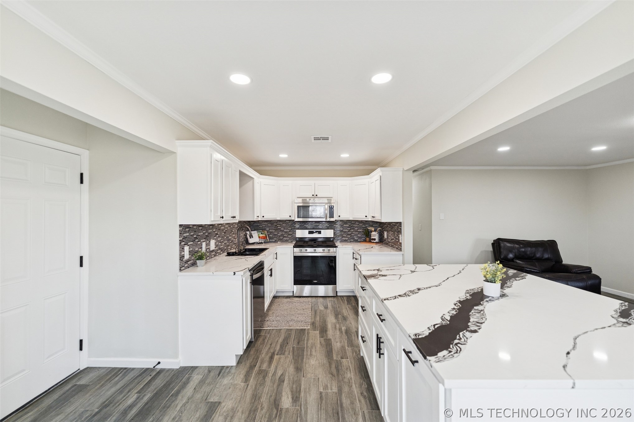 17065 Honeysuckle Lane Property Photo 18