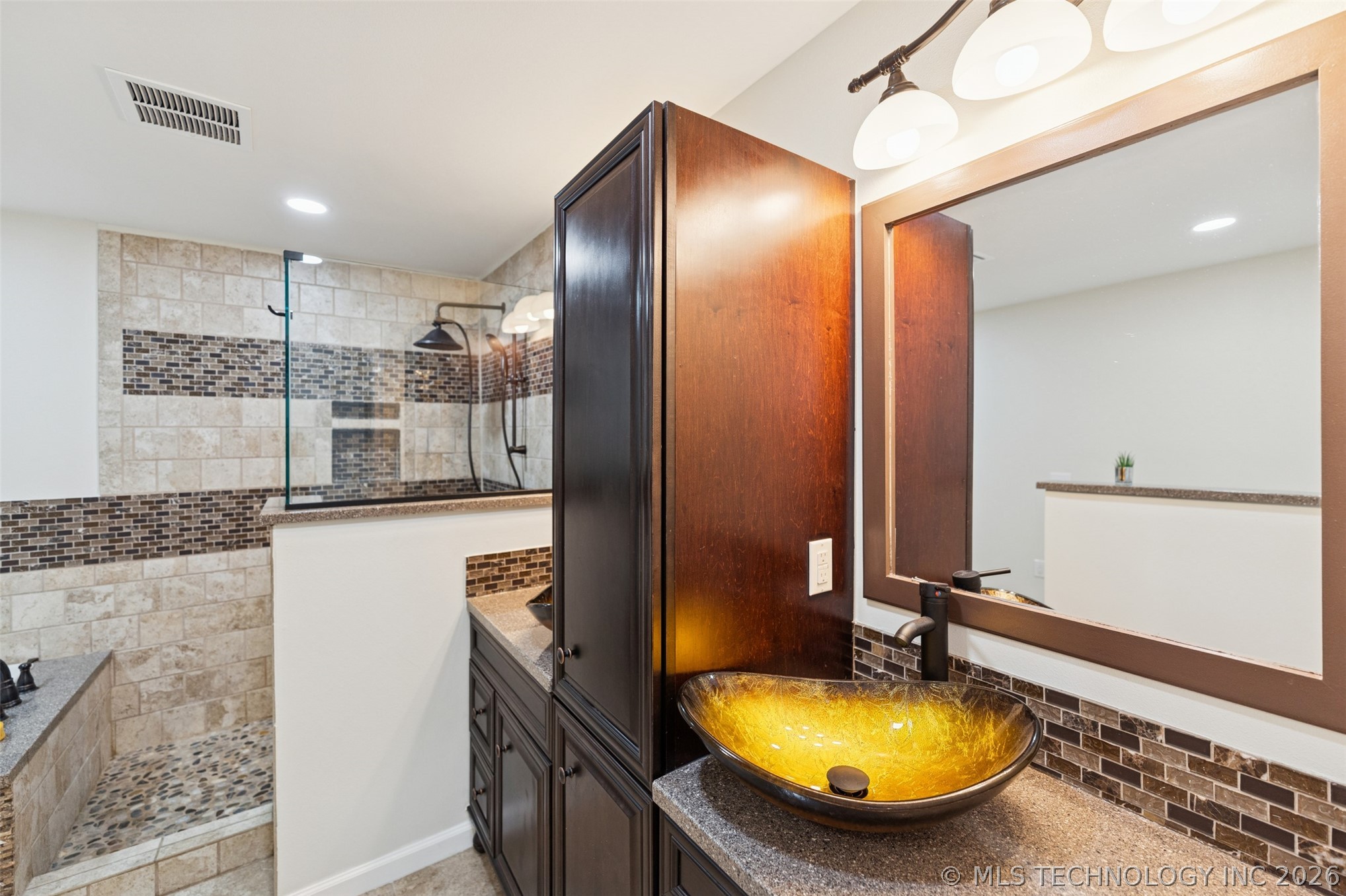 17065 Honeysuckle Lane Property Photo 24