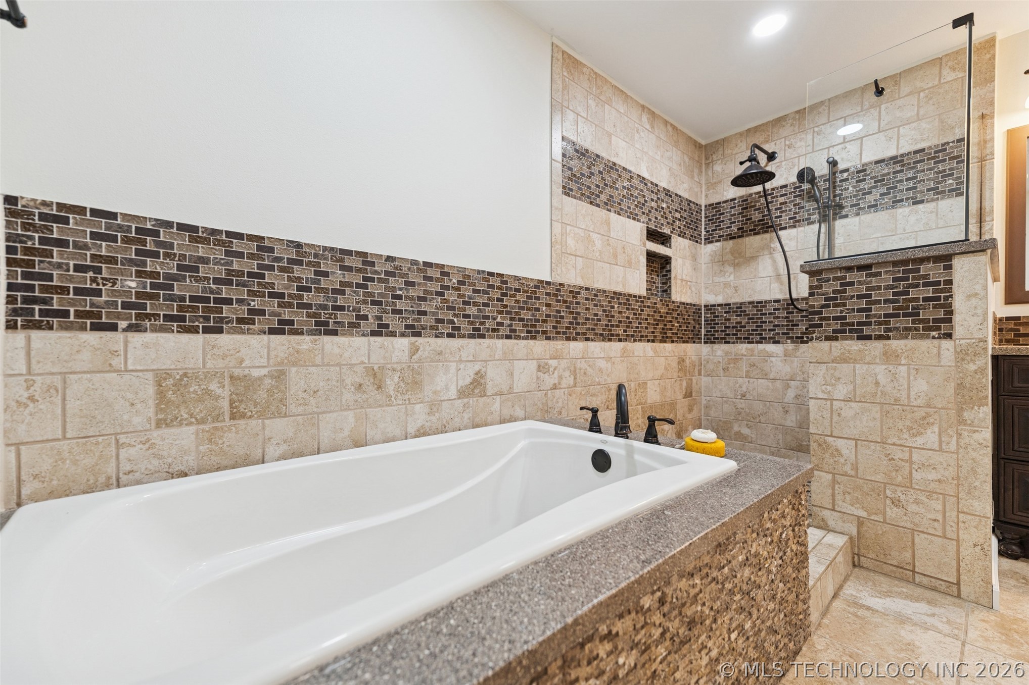 17065 Honeysuckle Lane Property Photo 29