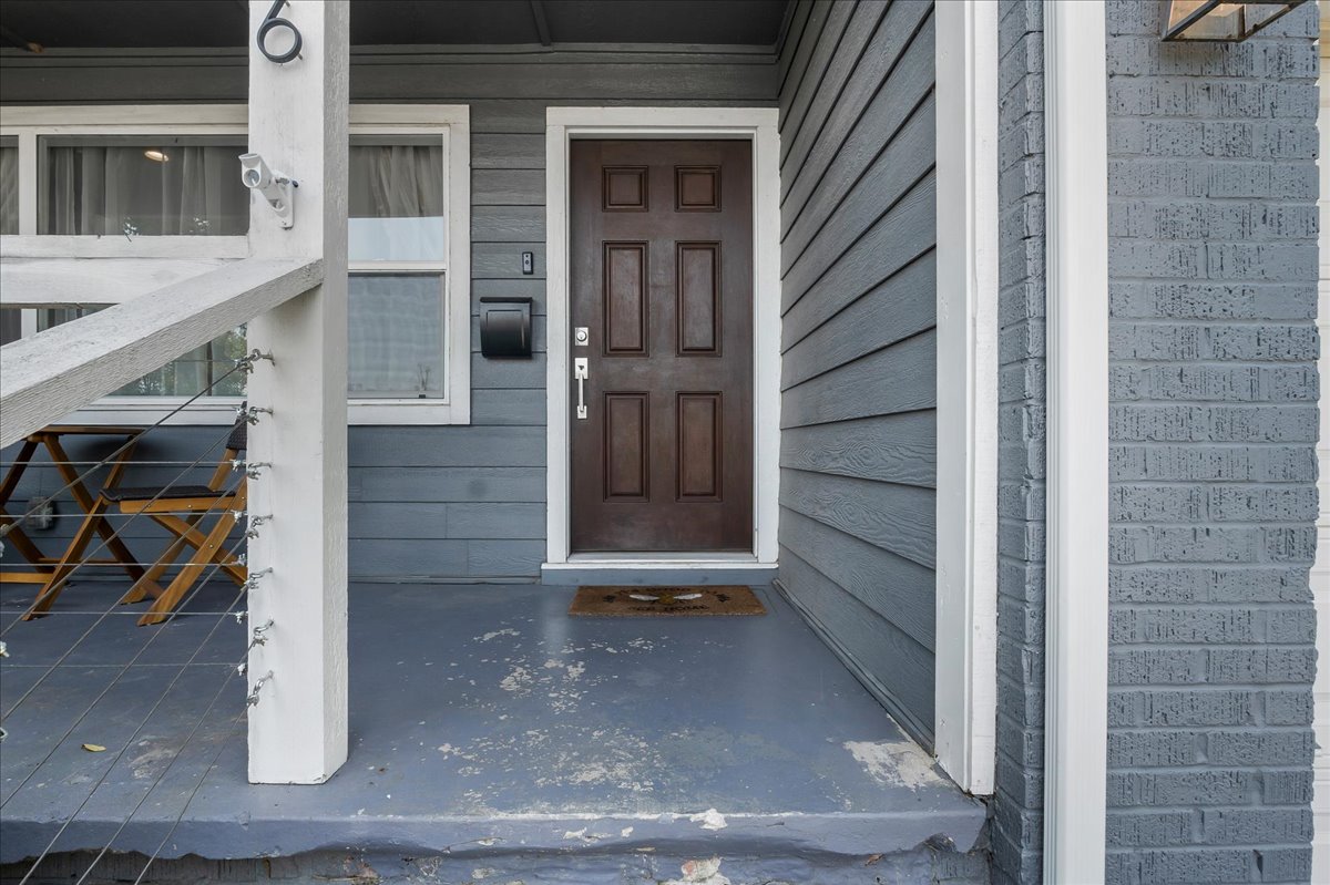 1146 E 49th Street Property Photo 5