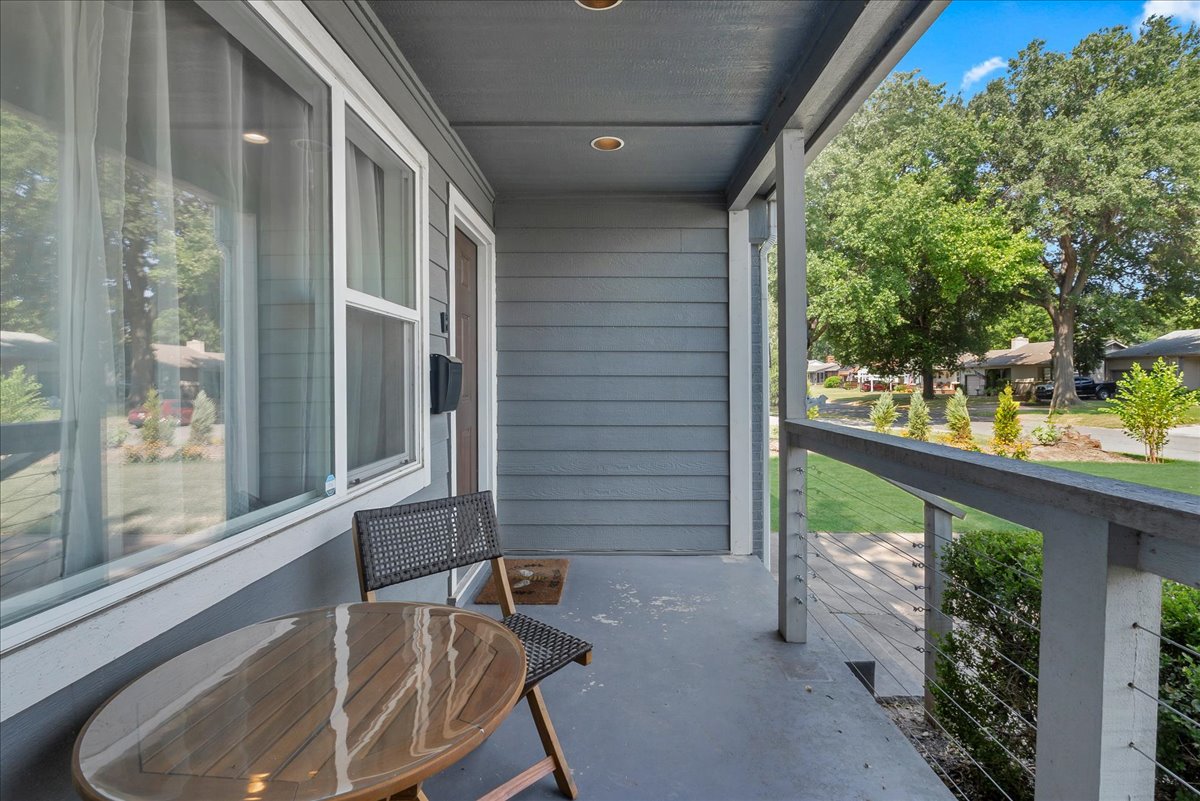 1146 E 49th Street Property Photo 7