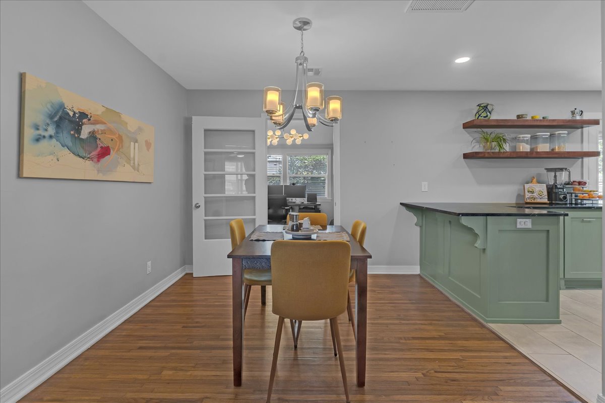 1146 E 49th Street Property Photo 15