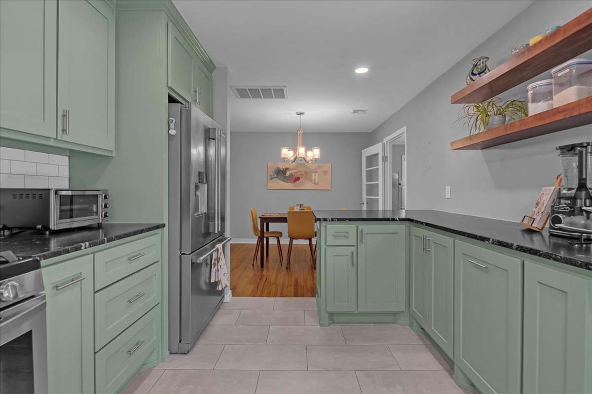 1146 E 49th Street Property Photo 20