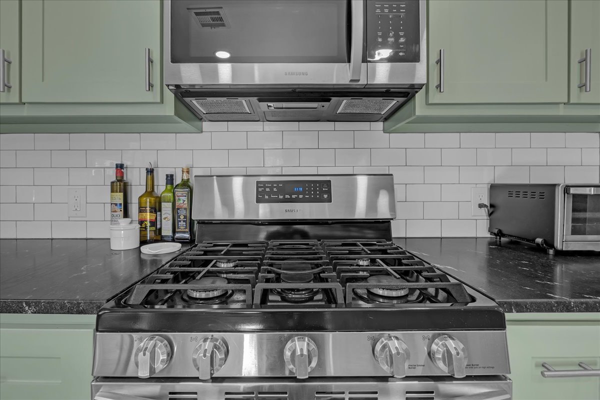 1146 E 49th Street Property Photo 21