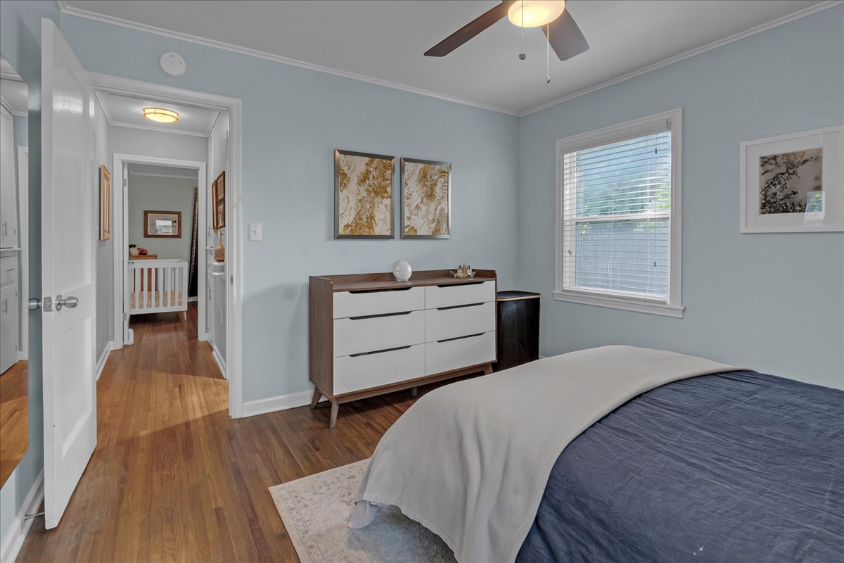1146 E 49th Street Property Photo 28