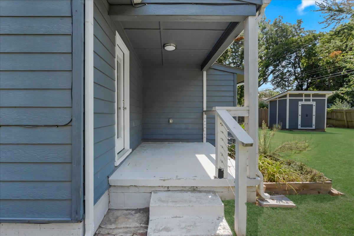 1146 E 49th Street Property Photo 37
