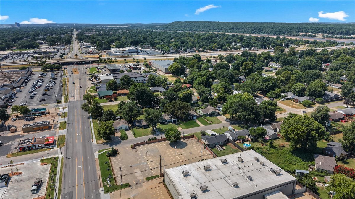 1146 E 49th Street Property Photo 45