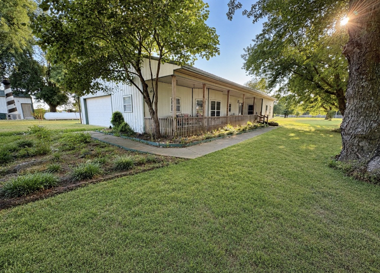 19688 E Sunny Lane Property Photo 3