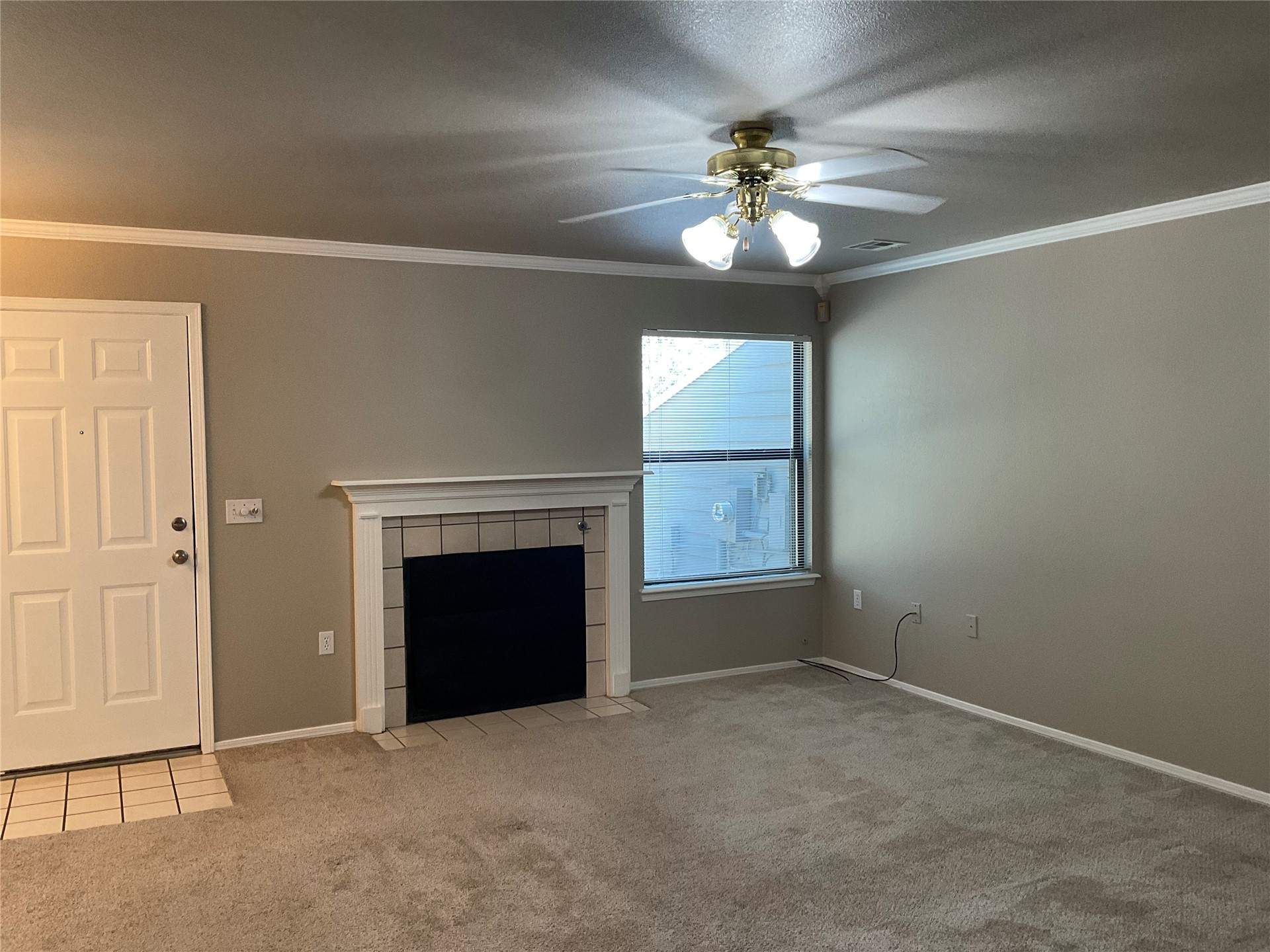 2236 W Quantico Street Property Photo 4
