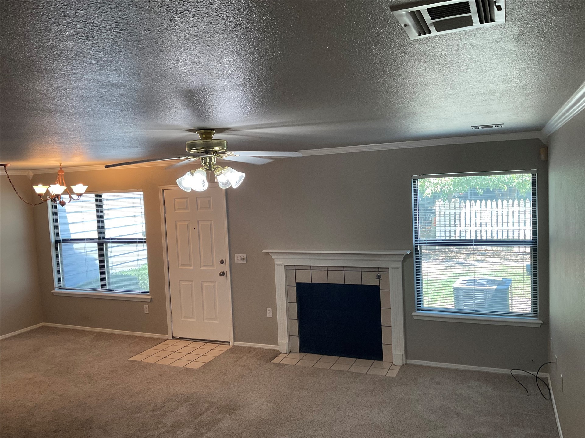 2236 W Quantico Street Property Photo 6