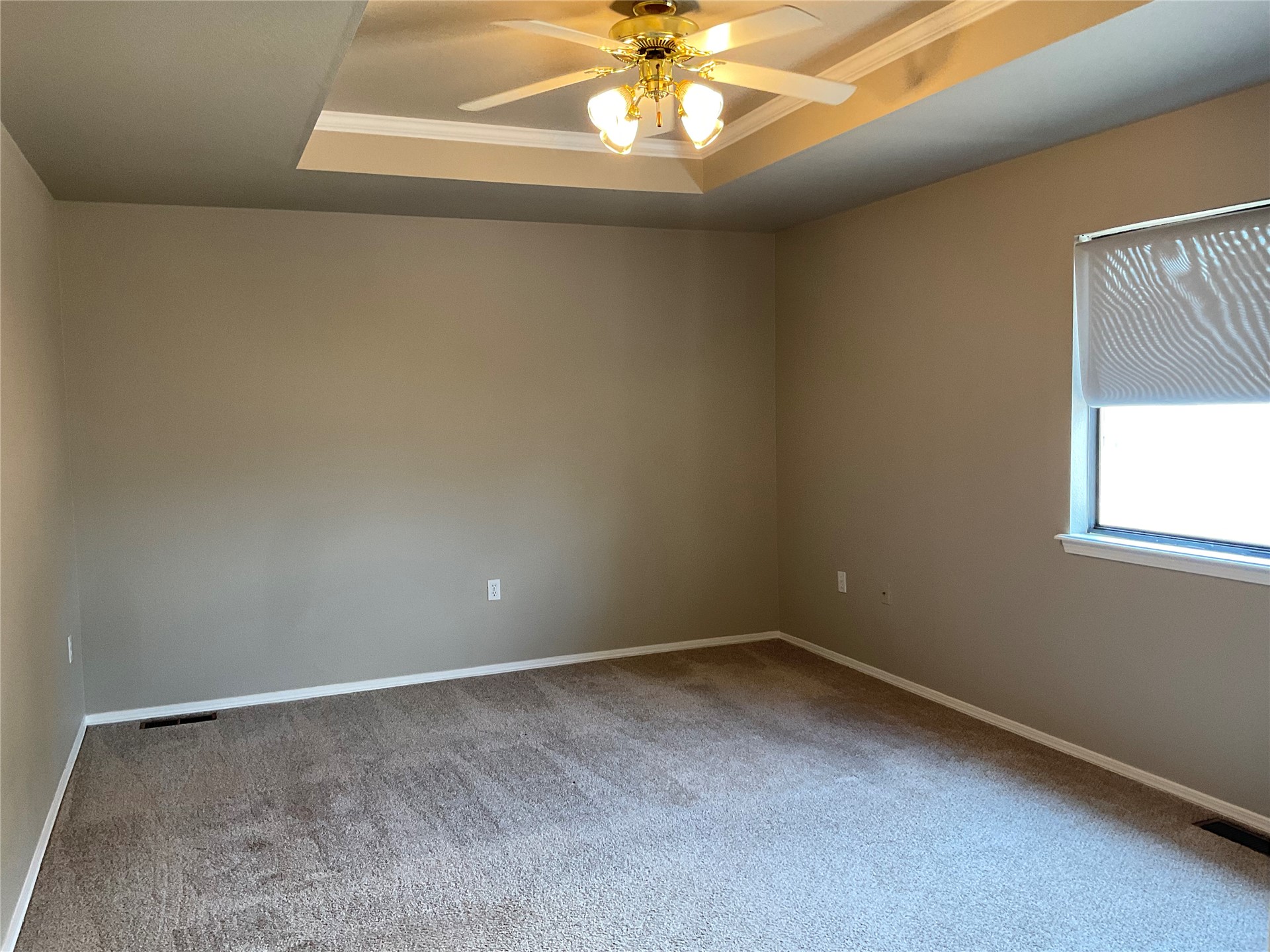 2236 W Quantico Street Property Photo 16