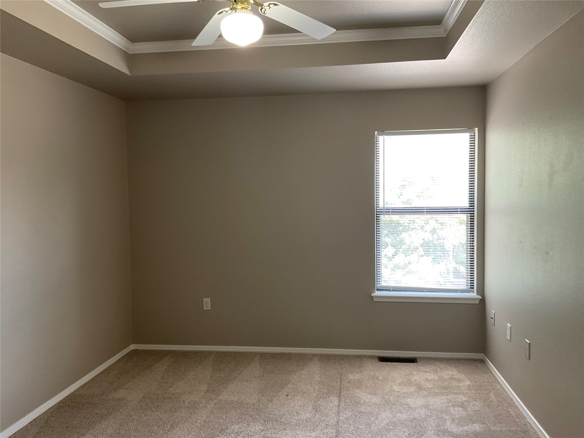 2236 W Quantico Street Property Photo 21