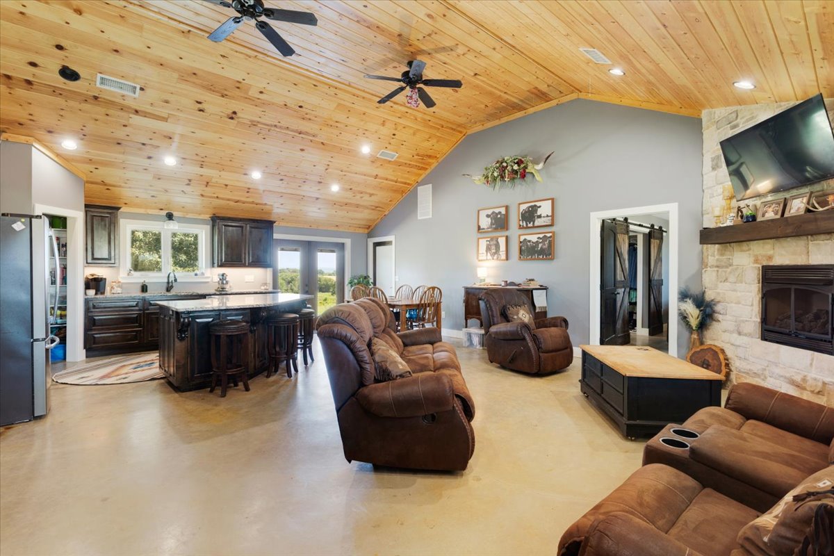 190014 N 4080 Property Photo 4