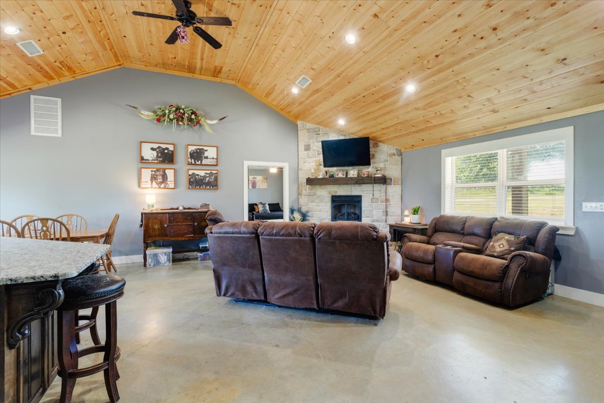 190014 N 4080 Property Photo 5