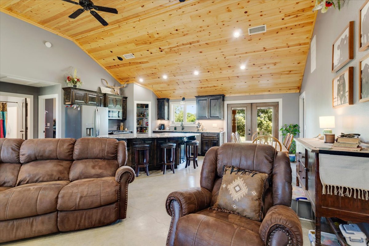 190014 N 4080 Property Photo 7