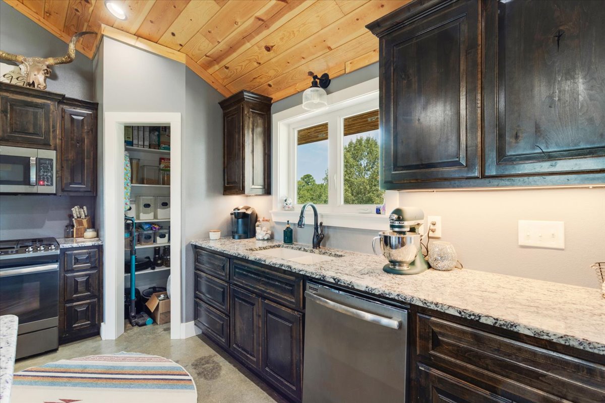 190014 N 4080 Property Photo 11