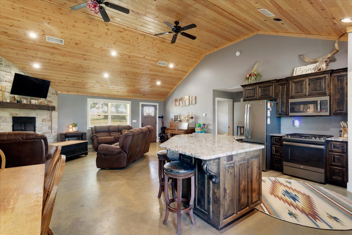 190014 N 4080 Property Photo 13