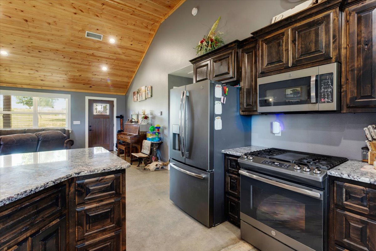 190014 N 4080 Property Photo 14