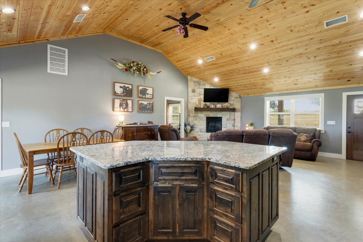 190014 N 4080 Property Photo 15