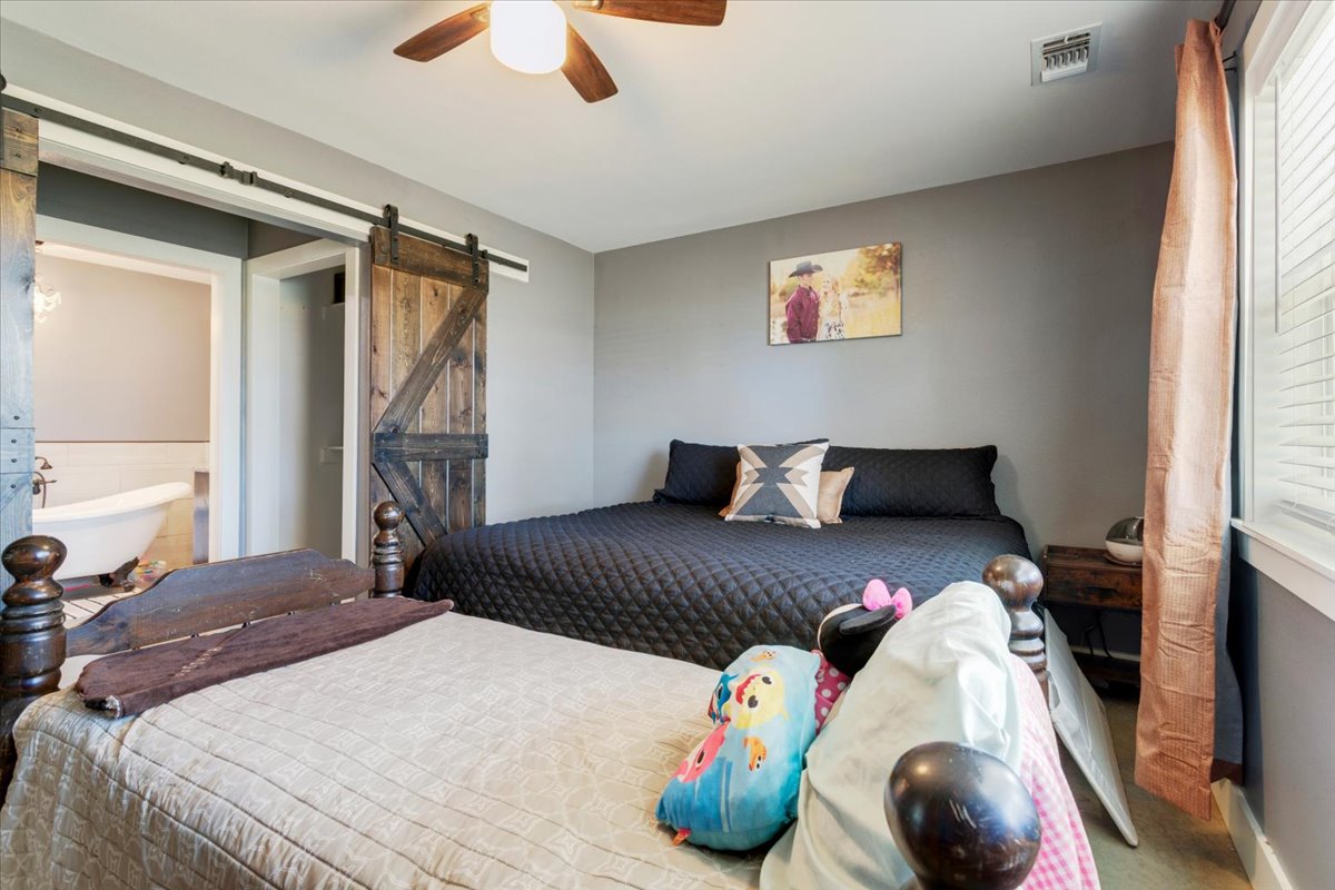 190014 N 4080 Property Photo 18