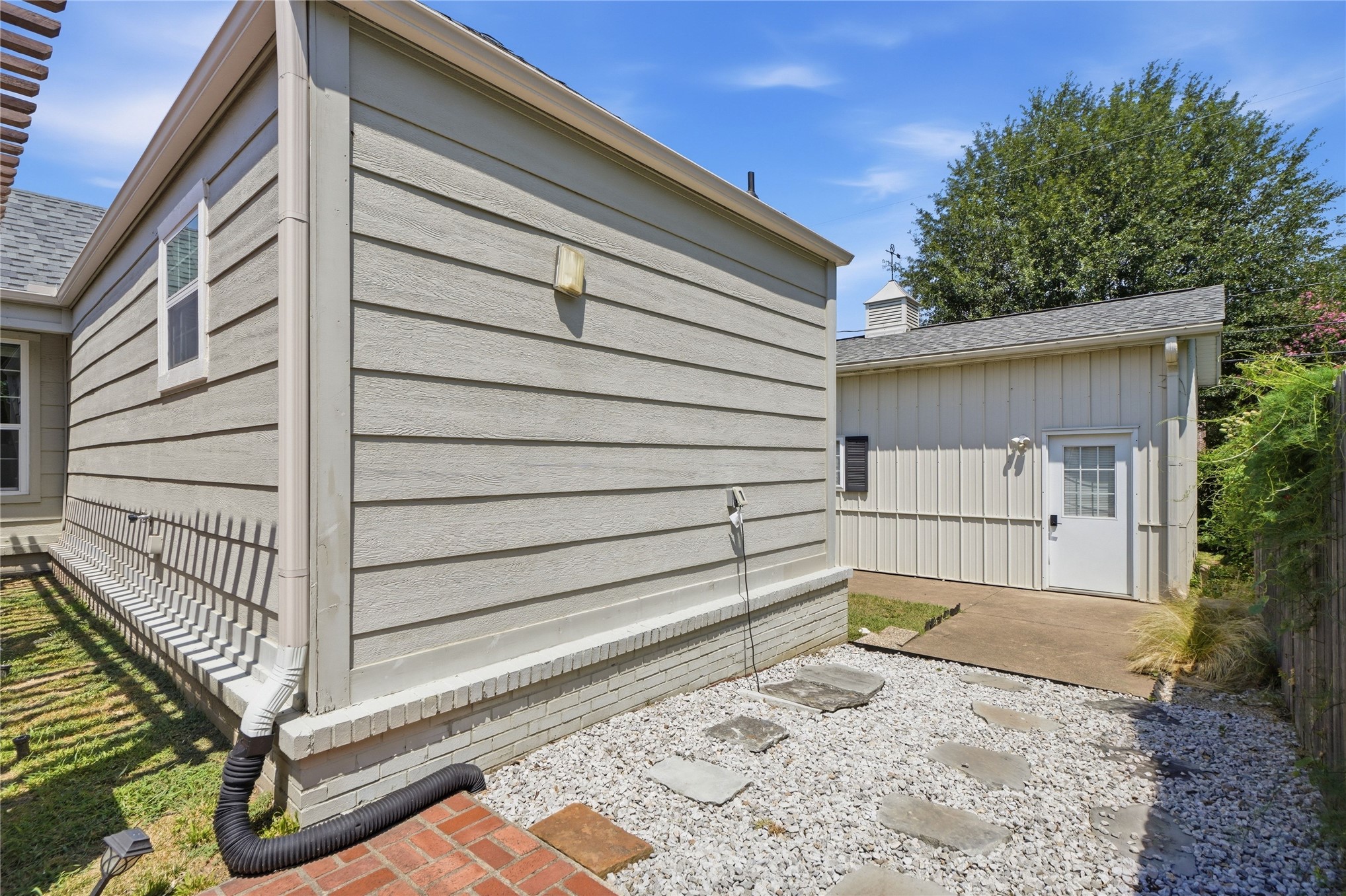 2507 E 17th Place Property Photo 39