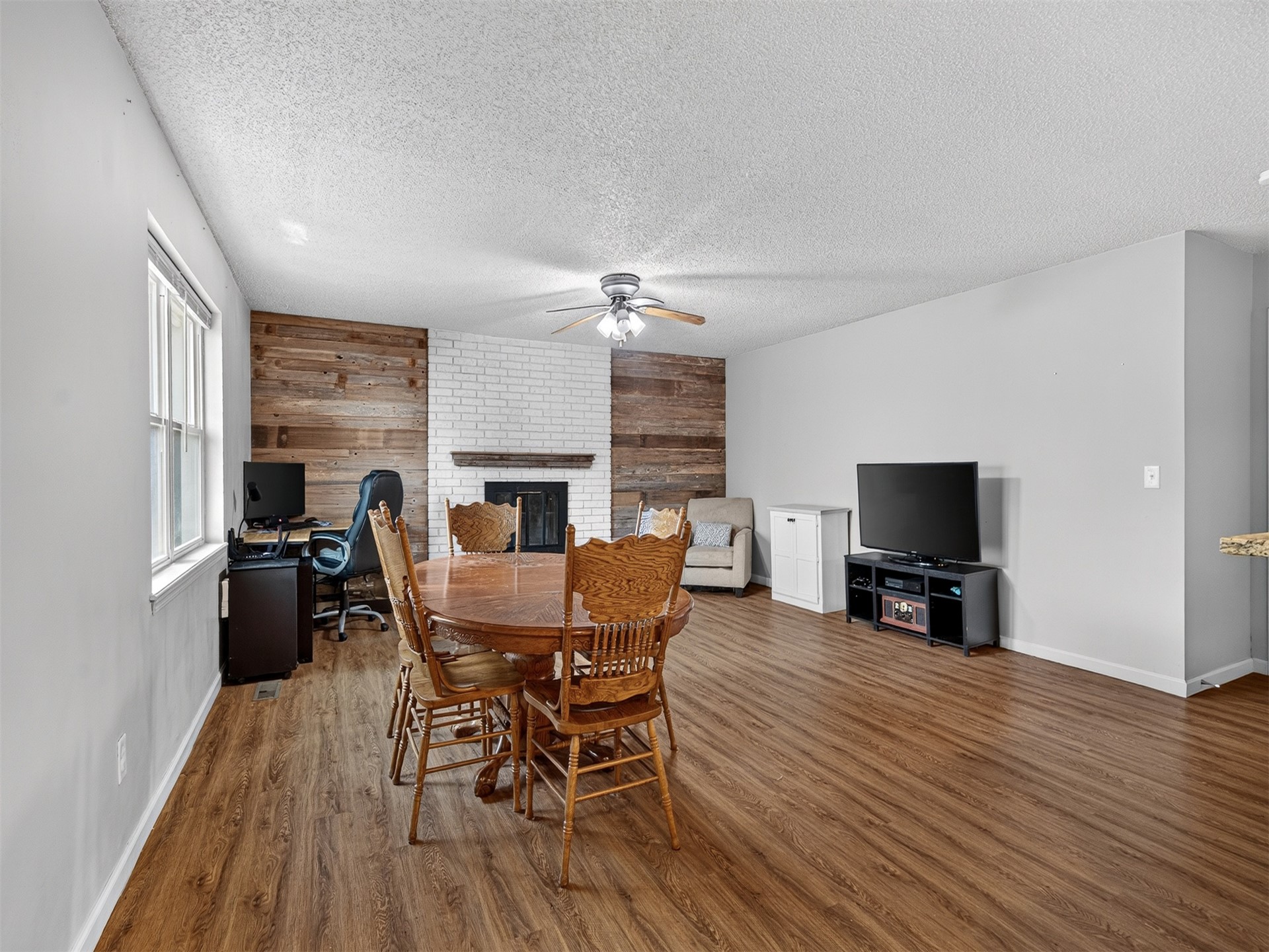 21424 E 32nd Place S Property Photo 14