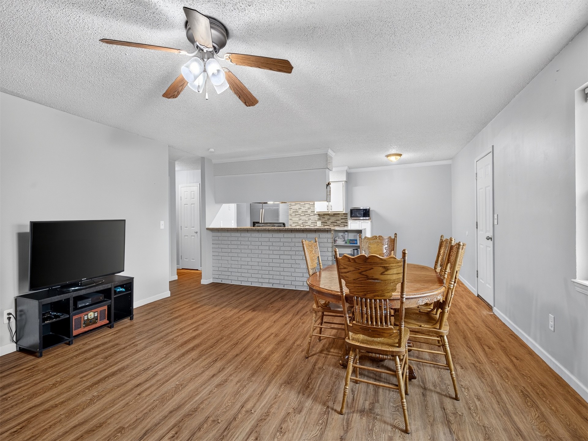 21424 E 32nd Place S Property Photo 17