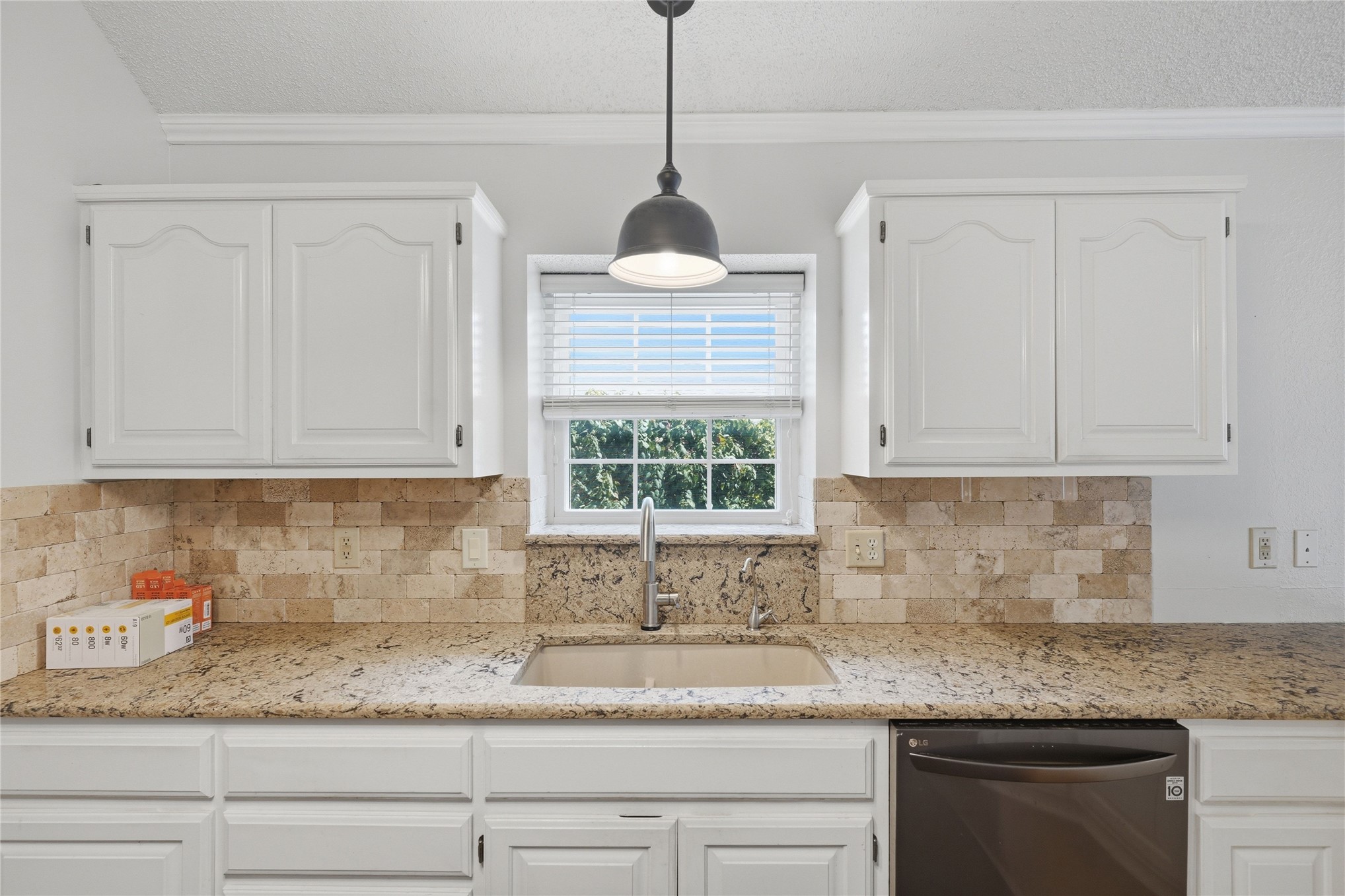 8910 E 100th Place Property Photo 15