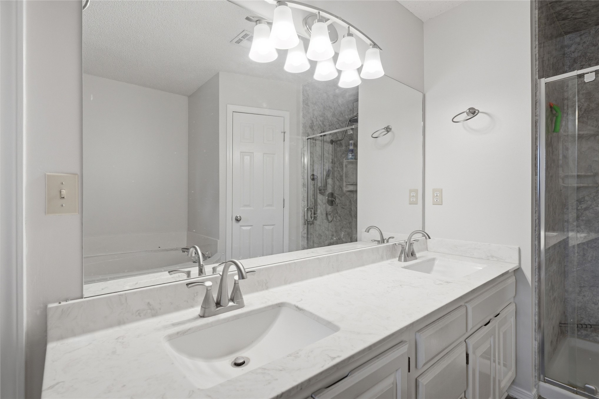 8910 E 100th Place Property Photo 39