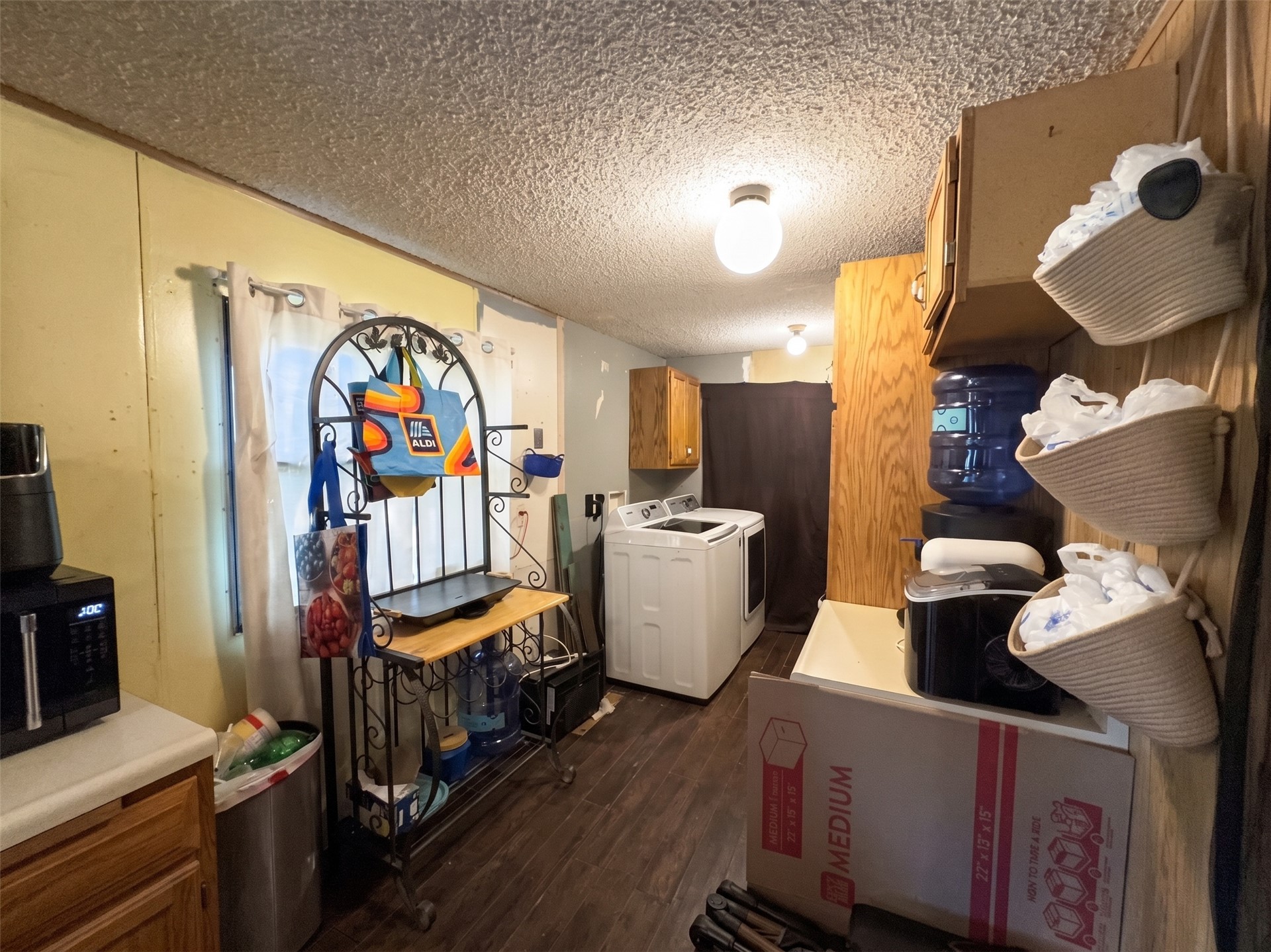 712 W Flint Property Photo 6